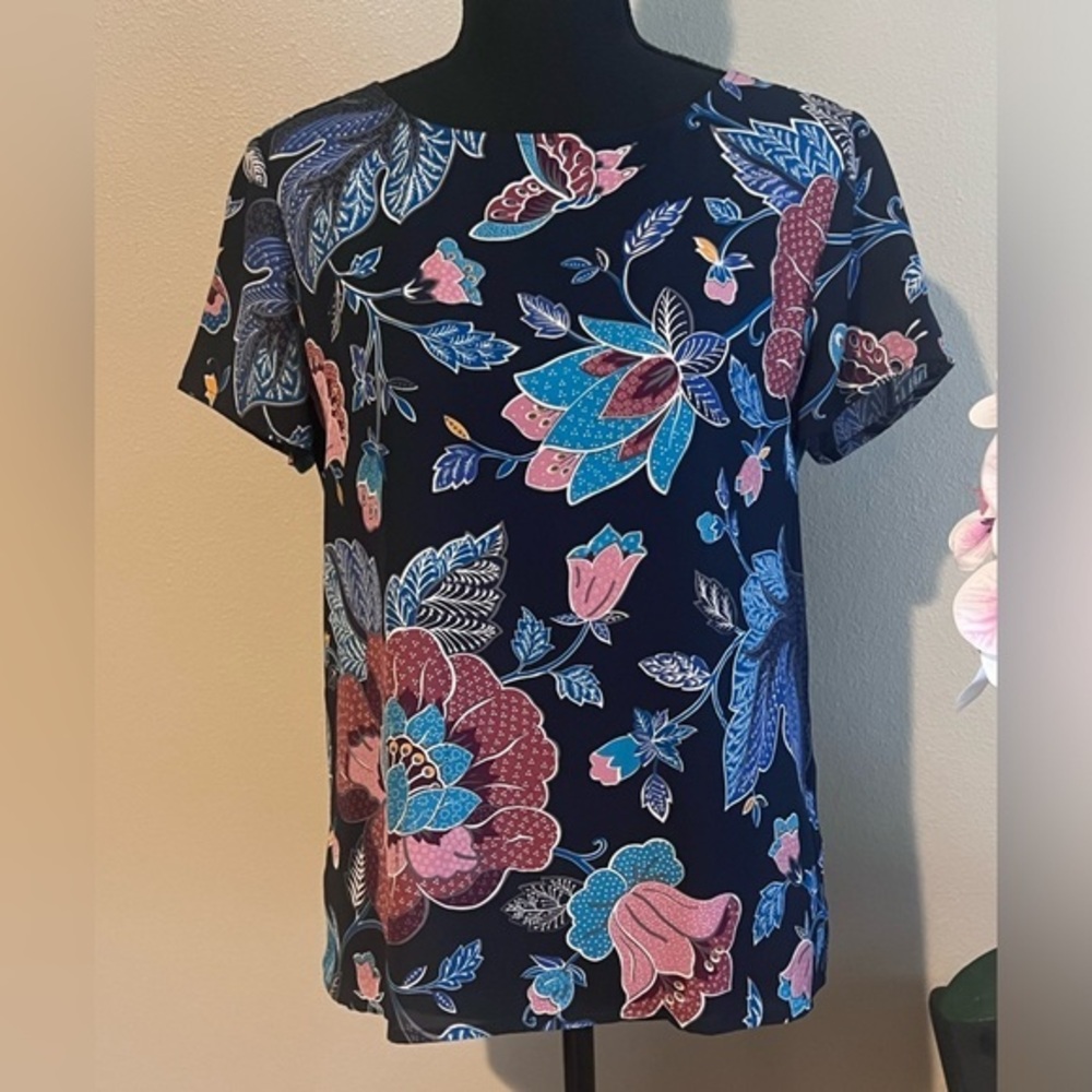 Loft Floral Blouse Size M Petite